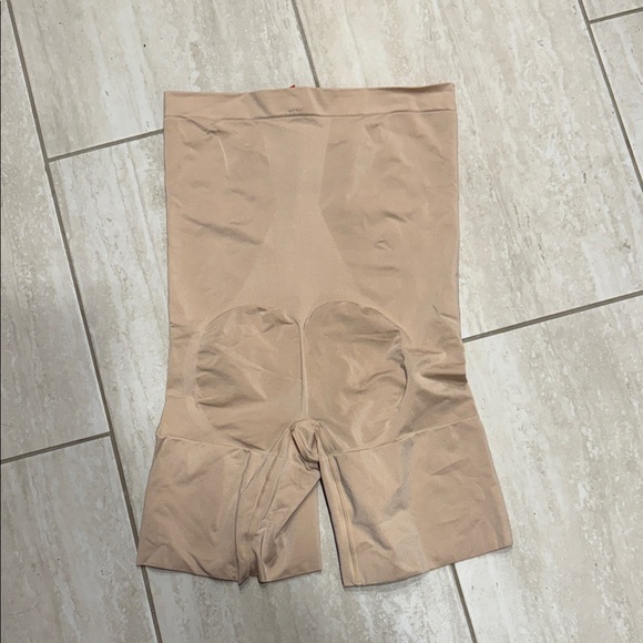 SPANX Beige Shapewear Shorts - Picture 5 of 6